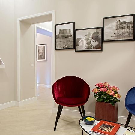 Naplesuite Luaran gambar
