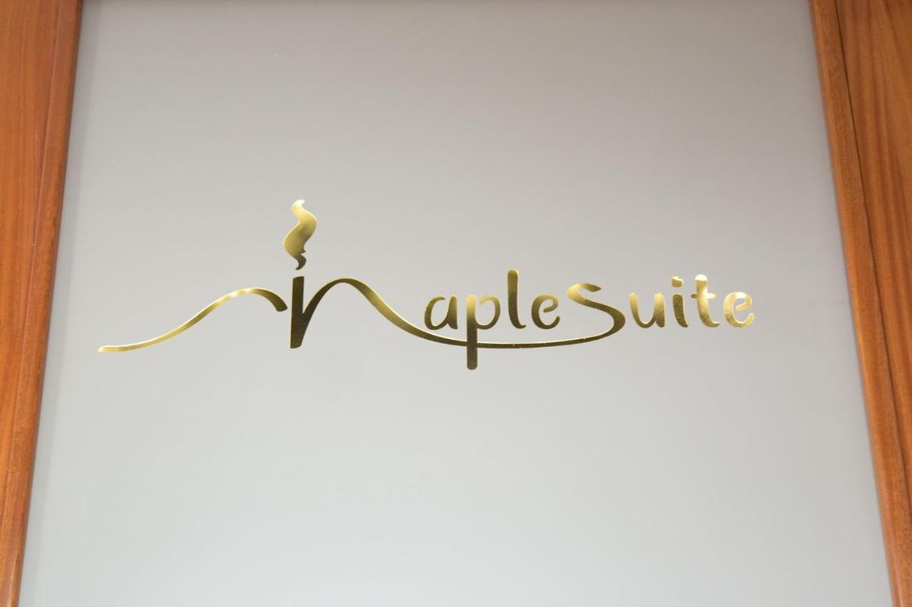 Naplesuite Luaran gambar