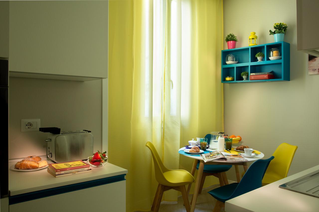Naplesuite Luaran gambar