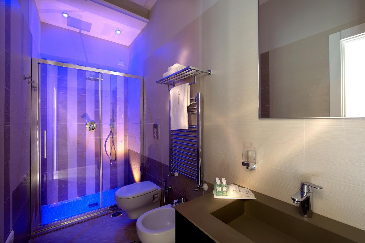 Naplesuite Luaran gambar
